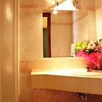 Aurora Hotel 2*