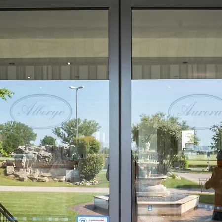 Aurora קסטנאזו