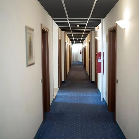 Aurora Hotel